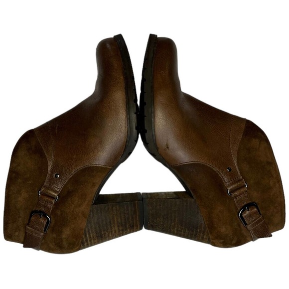 Clarks Artisan Mission Parker Leather Heeled Ankle Chelsea Bootie Brown 7.5 - Picture 8 of 14